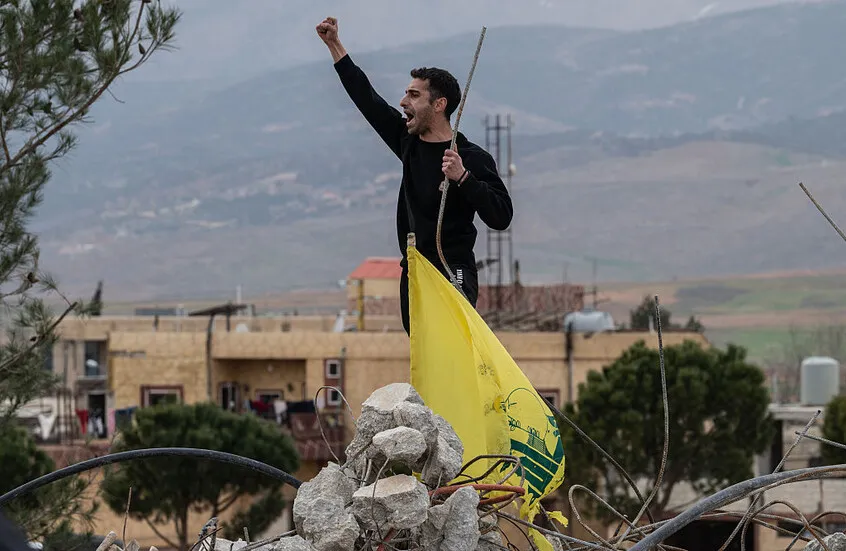 “حزب الله” يعلن استهداف مستوطنات وتجمعات للجيش الإسرائيلي